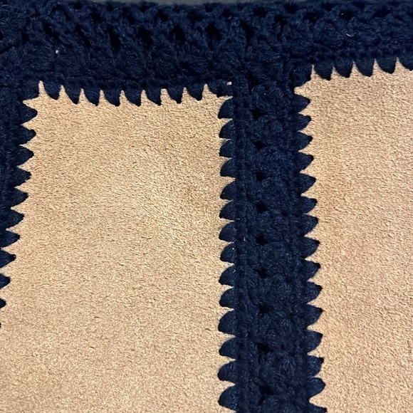 Vintage Knit Crochet Leather Suede Sleeveless Vest Button Up A930 - Picture 5 of 5